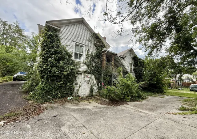 Photo 2 of Single family home for sale at 913 Fayetteville Rd, Rockingham, NC 28379 | MLS# 100595288 | Listing updated on 2026-08-11