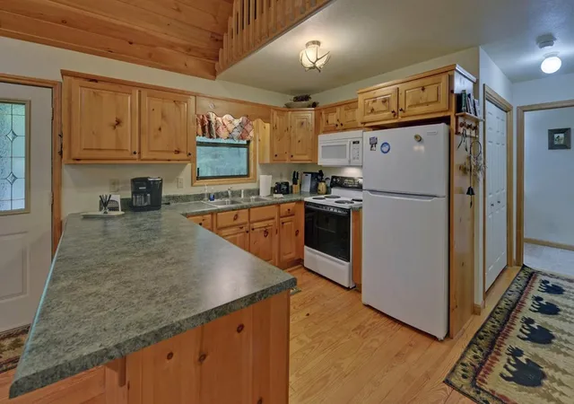 Photo 2 of Single family home for sale at 100 Carvers View Trl, Murphy, NC 28906 | MLS# 98544456 | Listing updated on 2026-07-22
