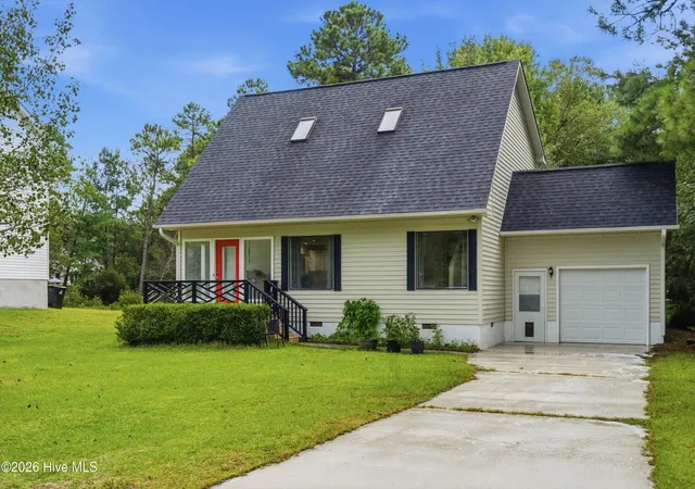 Photo 1 of Single family home for sale at 2321 Caracara Dr, New Bern, NC 28560 | MLS# 100595568 | Listing updated on 2026-08-11