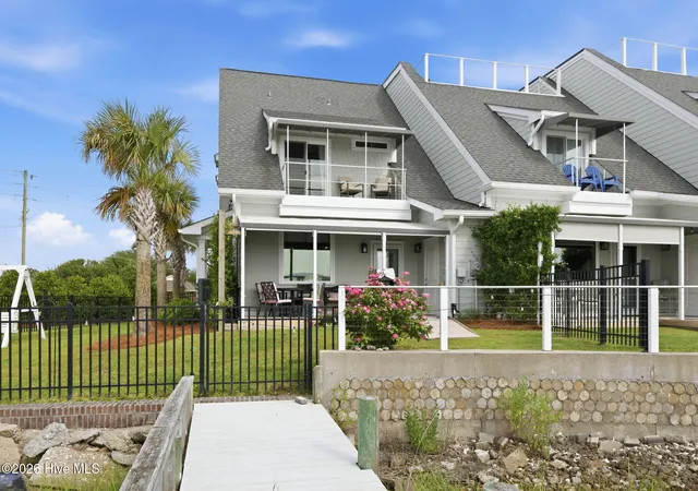 Photo 1 of Townhouse for sale at 513 Turner St, Beaufort, NC 28516 | MLS# 100578219 | Listing updated on 2026-08-27