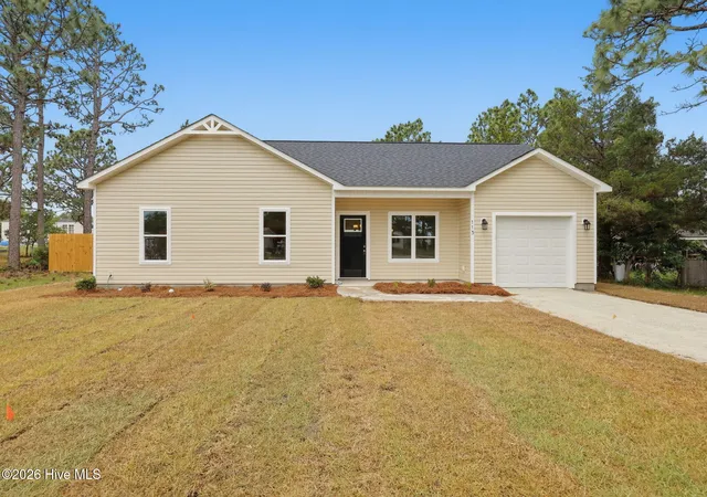 Photo 1 of Single family home for sale at 113 N King St, Hubert, NC 28539 | MLS# 100568803 | Listing updated on 2026-09-13