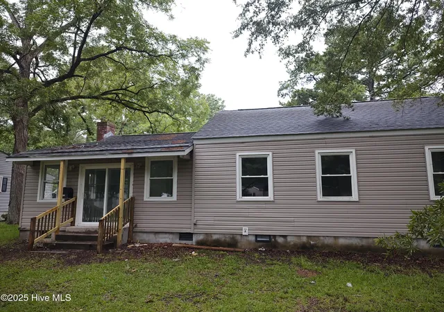 Photo 2 of Single family home for sale at 515 Jefferson Ave, New Bern, NC 28560 | MLS# 100582261 | Listing updated on 2026-07-22