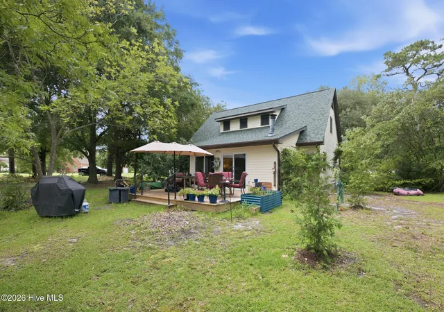 Photo 1 of Single family home for sale at 1210 Pelican Dr, New Bern, NC 28560 | MLS# 100594474 | Listing updated on 2026-09-10