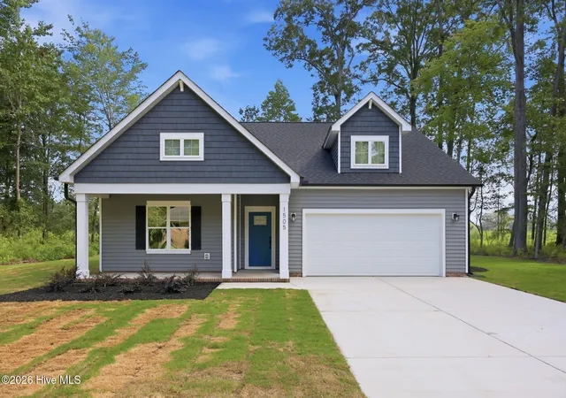 Photo 1 of Single family home for sale at 1505 Macon Pl, Tarboro, NC 27886 | MLS# 100594617 | Listing updated on 2026-09-20