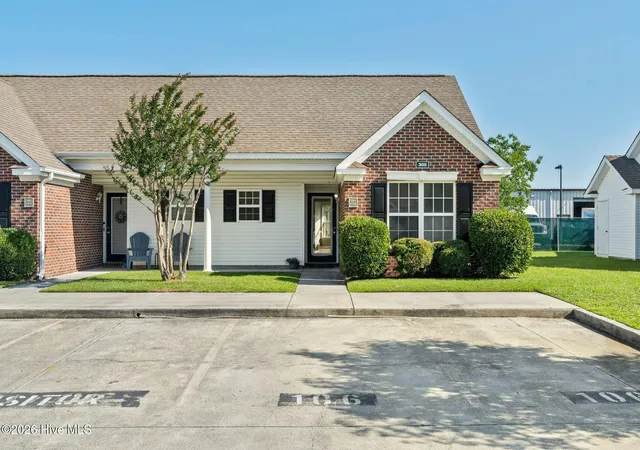 Homes for sale in Wilmington, NC | 3011 Lauren Pl Dr #Apt 106, Wilmington, NC 28405 | MLS# 100583097
