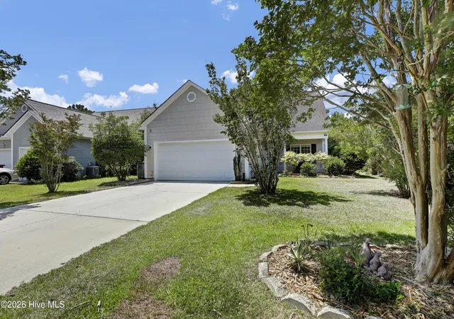 Photo 3 of Single family home for sale at 126 Leeward Ln, Hampstead, NC 28443 | MLS# 100585659 | Listing updated on 2026-09-17
