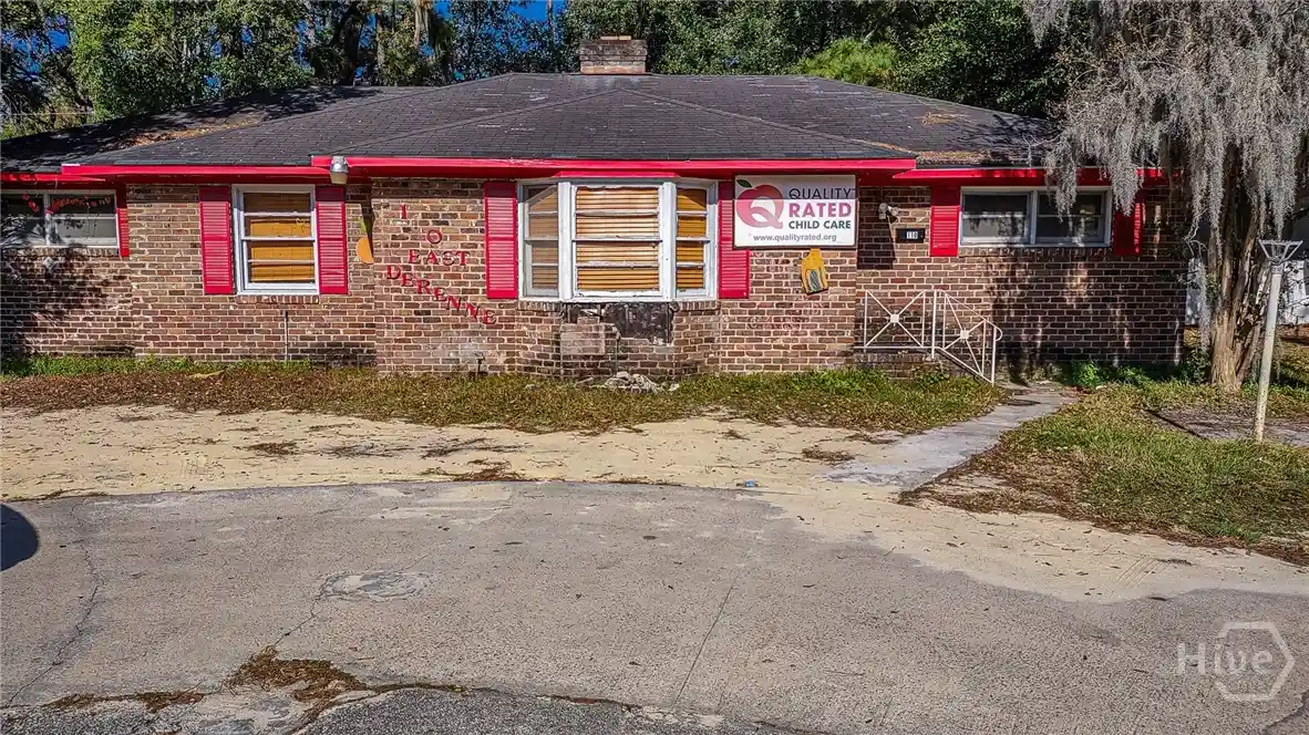 Photo 1 of Single family home for sale at 110 E Derenne Ave, Savannah, GA 31405 | MLS# SA343793 | Listing updated on 2026-10-03