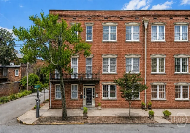 Photo 1 of Condo for sale at 219 Abercorn St #D1, Savannah, GA 31401 | MLS# SA361827 | Listing updated on 2026-08-12