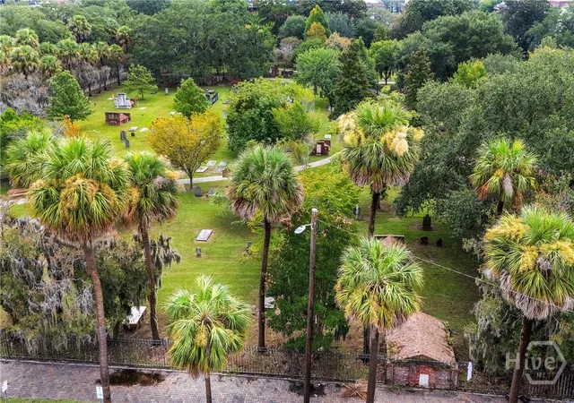 Listing Photo 2 - Condo for sale in building located at 219 Abercorn St, Savannah, GA 31401 - Unit #D1