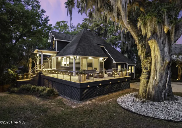 Photo 3 of Single family home for sale at 6412 Westport Dr, Wilmington, NC 28409 | MLS# 100555228 | Listing updated on 2026-08-23