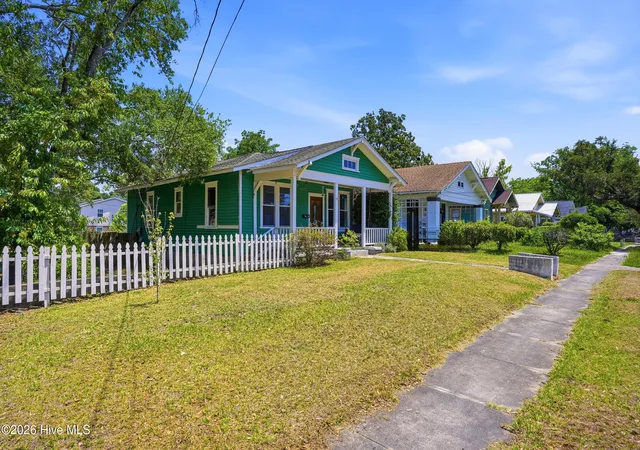 Photo 3 of Single family home for sale at 1201 Grace St, Wilmington, NC 28401 | MLS# 100586386 | Listing updated on 2026-07-03