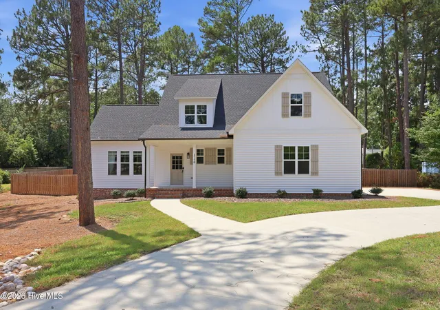 Homes for sale in Southern Pines, NC | 1750 E Indiana Ave, Southern Pines, NC 28387 | MLS# 100587334