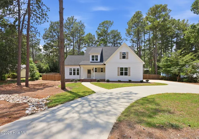 Homes for sale in Southern Pines, NC | 1750 E Indiana Ave, Southern Pines, NC 28387 | MLS# 100587334