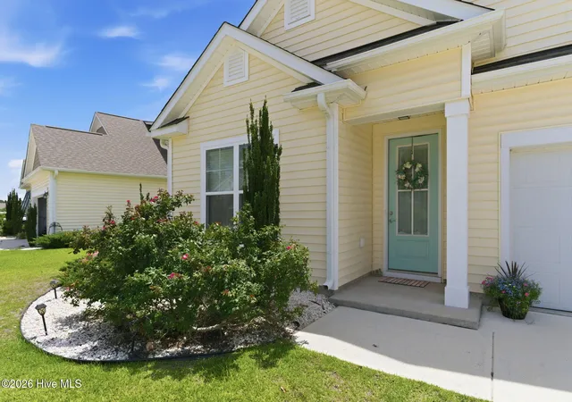 Photo 3 of Single family home for sale at 7947 Huron Dr, Wilmington, NC 28412 | MLS# 100579170 | Listing updated on 2026-09-09