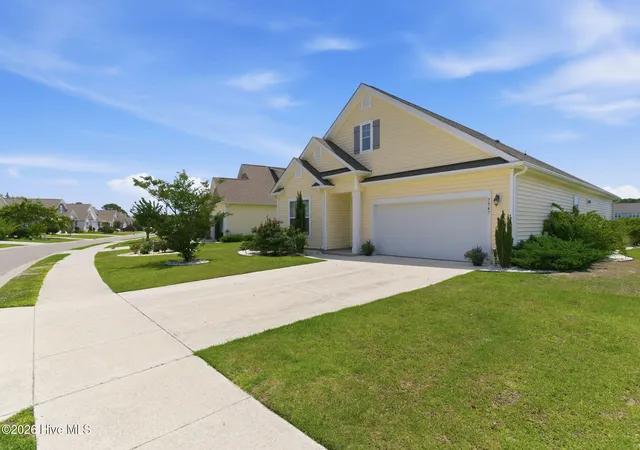 Photo 3 of Single family home for sale at 7947 Huron Dr, Wilmington, NC 28412 | MLS# 100579170 | Listing updated on 2026-09-09
