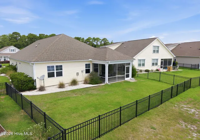 Photo 2 of Single family home for sale at 7947 Huron Dr, Wilmington, NC 28412 | MLS# 100579170 | Listing updated on 2026-09-09