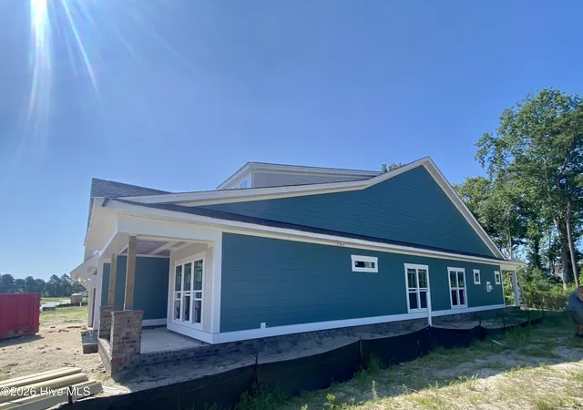 Photo 4 of Single family home for sale at 3308 Is Lakes Dr, Southport, NC 28461 | MLS# 100560136 | Listing updated on 2026-08-26