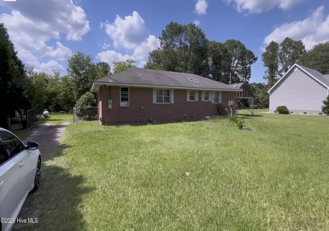 Photo 1 of Single family home for sale at 103 Alexander St, Elizabethtown, NC 28337 | MLS# 100595299 | Listing updated on 2026-08-17