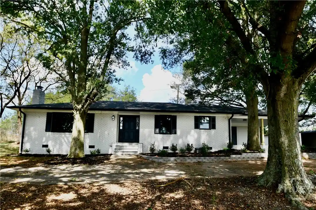 Photo 1 of Single family home for sale at 8588 W Highway 98, Commerce, GA 30530 | MLS# CL364789 | Listing updated on 2026-09-18