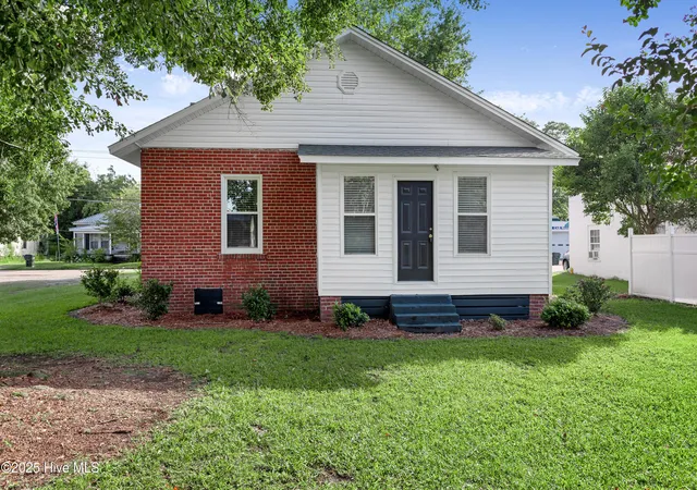 Homes for sale in Farmville, NC | 3902 W Wilson St, Farmville, NC 27828 | MLS# 100517679