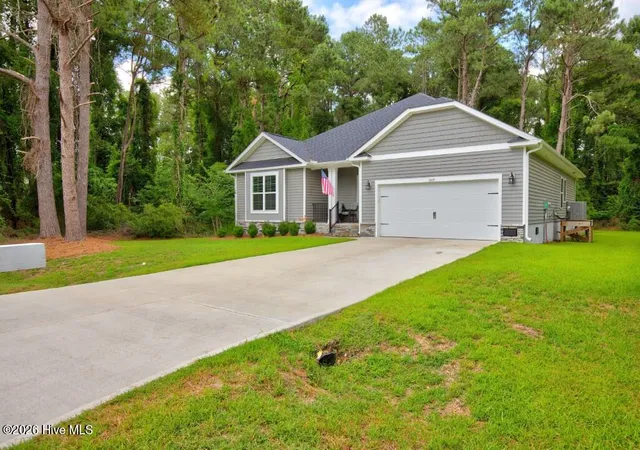 Photo 3 of Single family home for sale at 1109 Coral Reef Dr, New Bern, NC 28560 | MLS# 100582910 | Listing updated on 2026-09-19