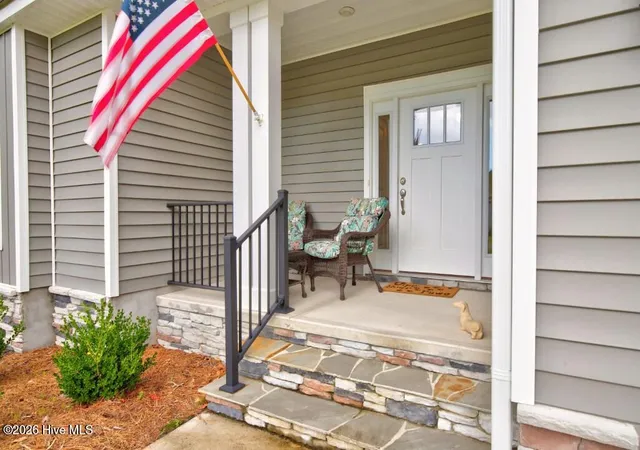 Photo 4 of Single family home for sale at 1109 Coral Reef Dr, New Bern, NC 28560 | MLS# 100582910 | Listing updated on 2026-09-19
