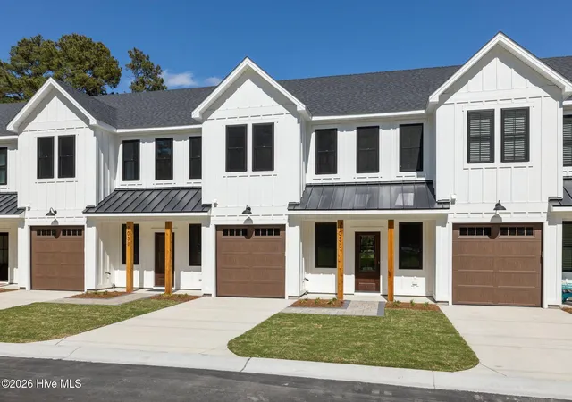 Photo 3 of Townhouse for sale at 107 Star Lake Cir #C, Swansboro, NC 28584 | MLS# 100590792 | Listing updated on 2026-07-24