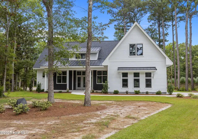 Photo 1 of Single family home for sale at 139 Indian Trl, Beaufort, NC 28516 | MLS# 100520364 | Listing updated on 2026-09-13