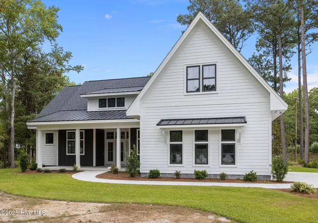 Photo 2 of Single family home for sale at 139 Indian Trl, Beaufort, NC 28516 | MLS# 100520364 | Listing updated on 2026-09-13