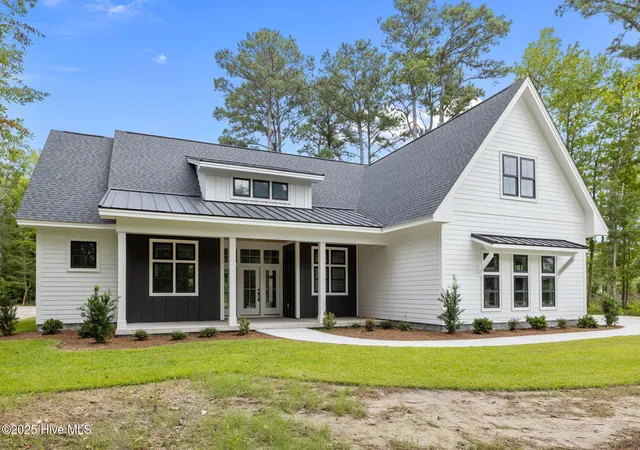 Photo 3 of Single family home for sale at 139 Indian Trl, Beaufort, NC 28516 | MLS# 100520364 | Listing updated on 2026-09-13