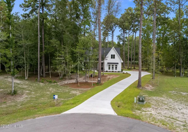 Photo 3 of Single family home for sale at 139 Indian Trl, Beaufort, NC 28516 | MLS# 100520364 | Listing updated on 2026-09-13