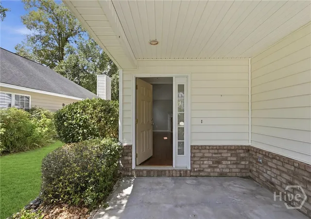 Homes for sale in Richmond Hill, GA | 152 Peregrine Cir, Richmond Hill, GA 31324 | MLS# SA359799