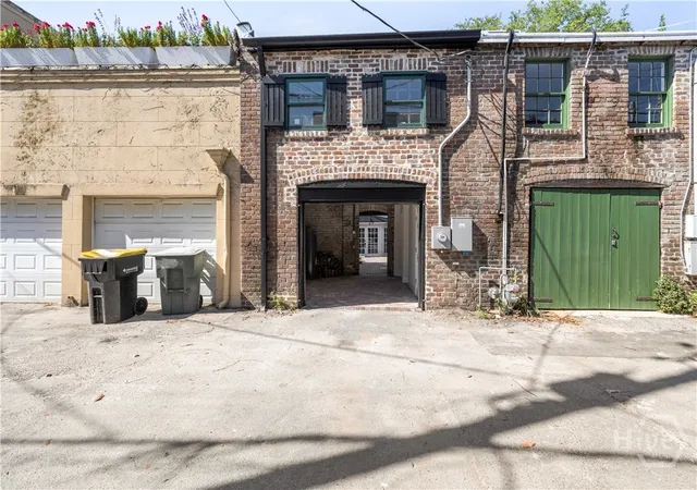Homes for sale in Savannah, GA | 419 E Charlton St, Savannah, GA 31401 | MLS# SA356632