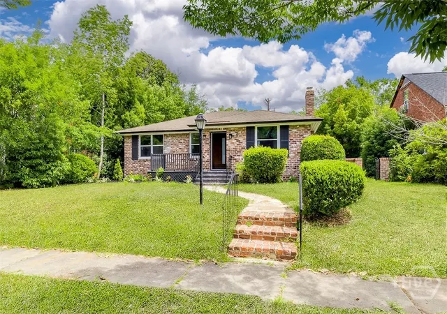 Homes for sale in Savannah, GA | 412 E 53rd St, Savannah, GA 31405 | MLS# SA356785