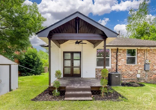 Homes for sale in Savannah, GA | 412 E 53rd St, Savannah, GA 31405 | MLS# SA356785
