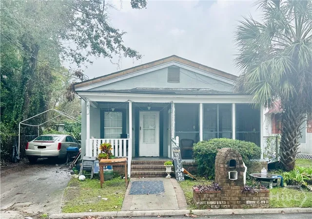 Homes for sale in Savannah, GA | 221 Baker St, Savannah, GA 31415 | MLS# SA347393