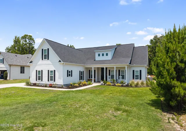 Photo 2 of Single family home for sale at 824 The Cape Blvd, Wilmington, NC 28412 | MLS# 100582548 | Listing updated on 2026-09-01