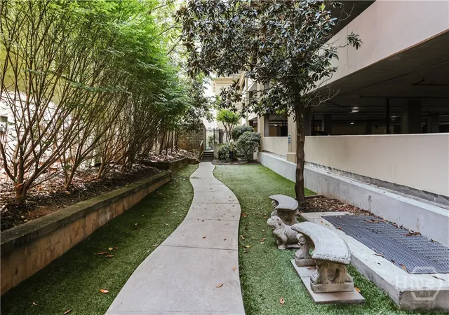 2nd image of 250 W Broad St, Athens, GA 30601