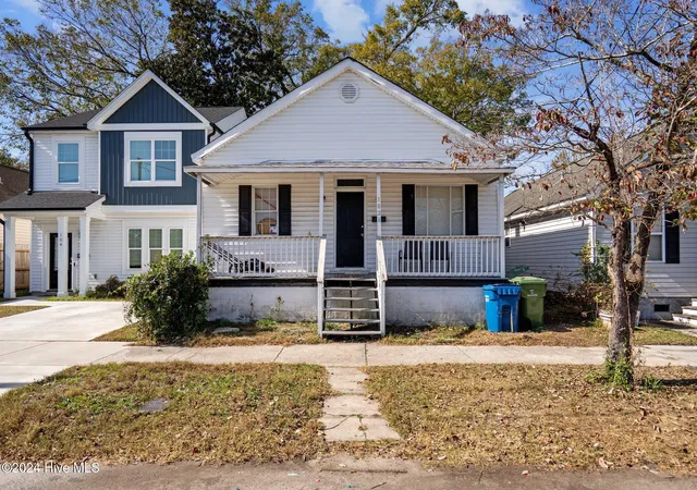 Photo 1 of Single family home for sale at 102 S 11th Street, Wilmington, NC 28401 | MLS# 100580744 | Listing updated on 2026-09-15