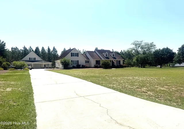 Homes for sale in Bladenboro, NC | 727 Mount Olive Rd, Bladenboro, NC 28320 | MLS# 100582804