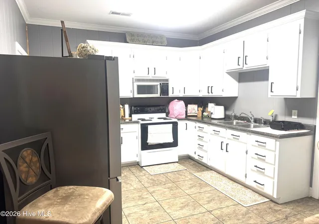 Homes for sale in Bladenboro, NC | 727 Mount Olive Rd, Bladenboro, NC 28320 | MLS# 100582804