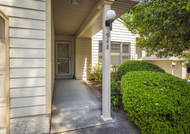Photo 3 of Townhouse for sale at 948 Birch Crk Dr, Wilmington, NC 28403 | MLS# 100567936 | Listing updated on 2026-09-01