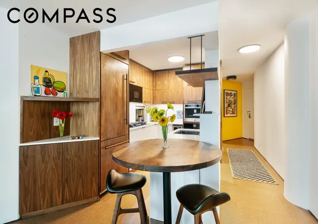 Photo 2 of Condo for sale at 275 Greenwich St #2CS, New York City, NY 10007 | MLS# RLS10977754 | Listing updated on 2026-08-04