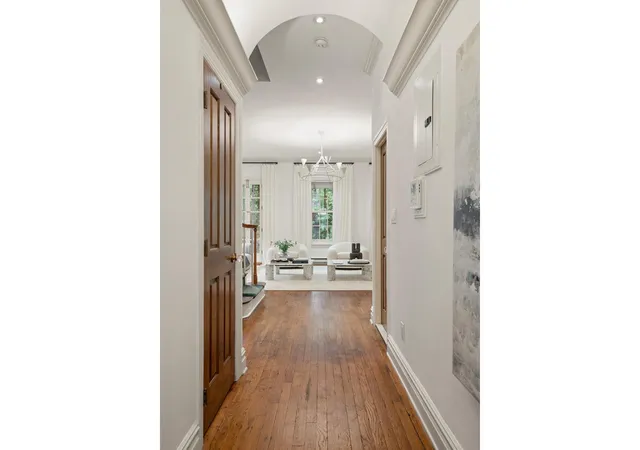 Listing Photo 4 - Condo for sale in building located at 315 E 52nd St, New York City, NY 10022