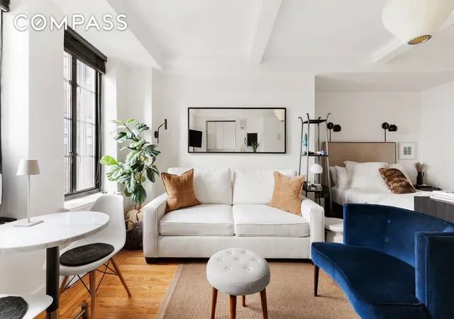 Photo 2 of Sale Pending at 201 W 16th St #8E, New York, NY 10011 | MLS# RLS11010696 | Listing updated on 2025-06-04