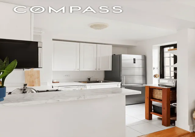 Photo 4 of Sale Pending at 201 W 16Th St #8E, New York, NY 10011 | MLS# RLS11010696 | Listing updated on 2025-06-04