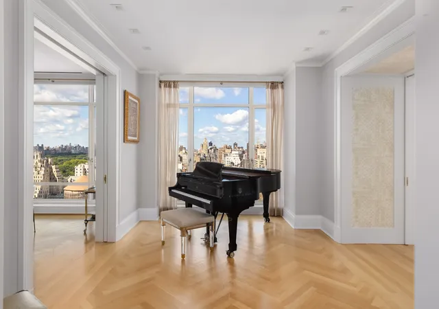 Photo 3 of House for sale at 520 Park Ave #22, New York City, NY 10065 | MLS# RLS11008575 | Listing updated on 2025-12-12