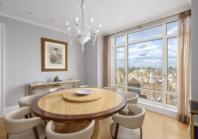 Photo 4 of House for sale at 520 Park Ave #22, New York City, NY 10065 | MLS# RLS11008575 | Listing updated on 2025-12-12