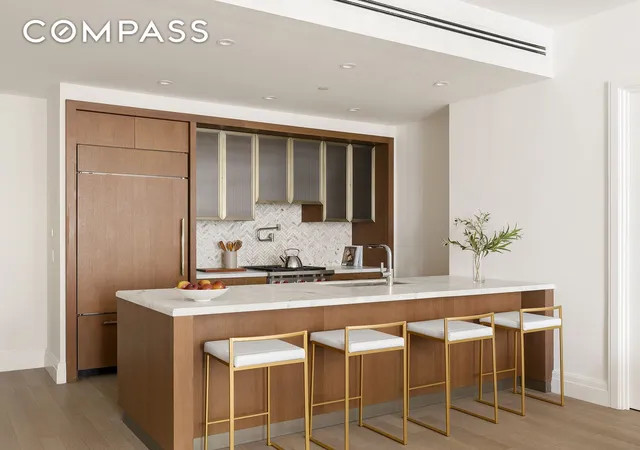 Photo 4 of Sale Pending at 100 Barclay St #11N, New York City, NY 10007 | MLS# RLS11009615 | Listing updated on 2026-07-30