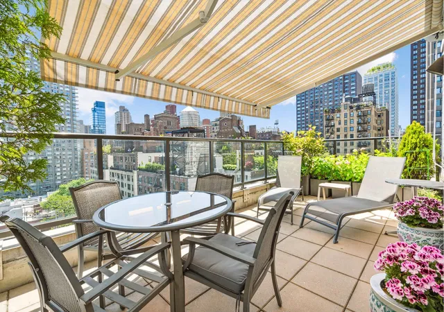 Photo 4 of Sale Pending at 200 E 74Th St #14A, New York, NY 10021 | MLS# RLS11002428 | Listing updated on 2026-01-01